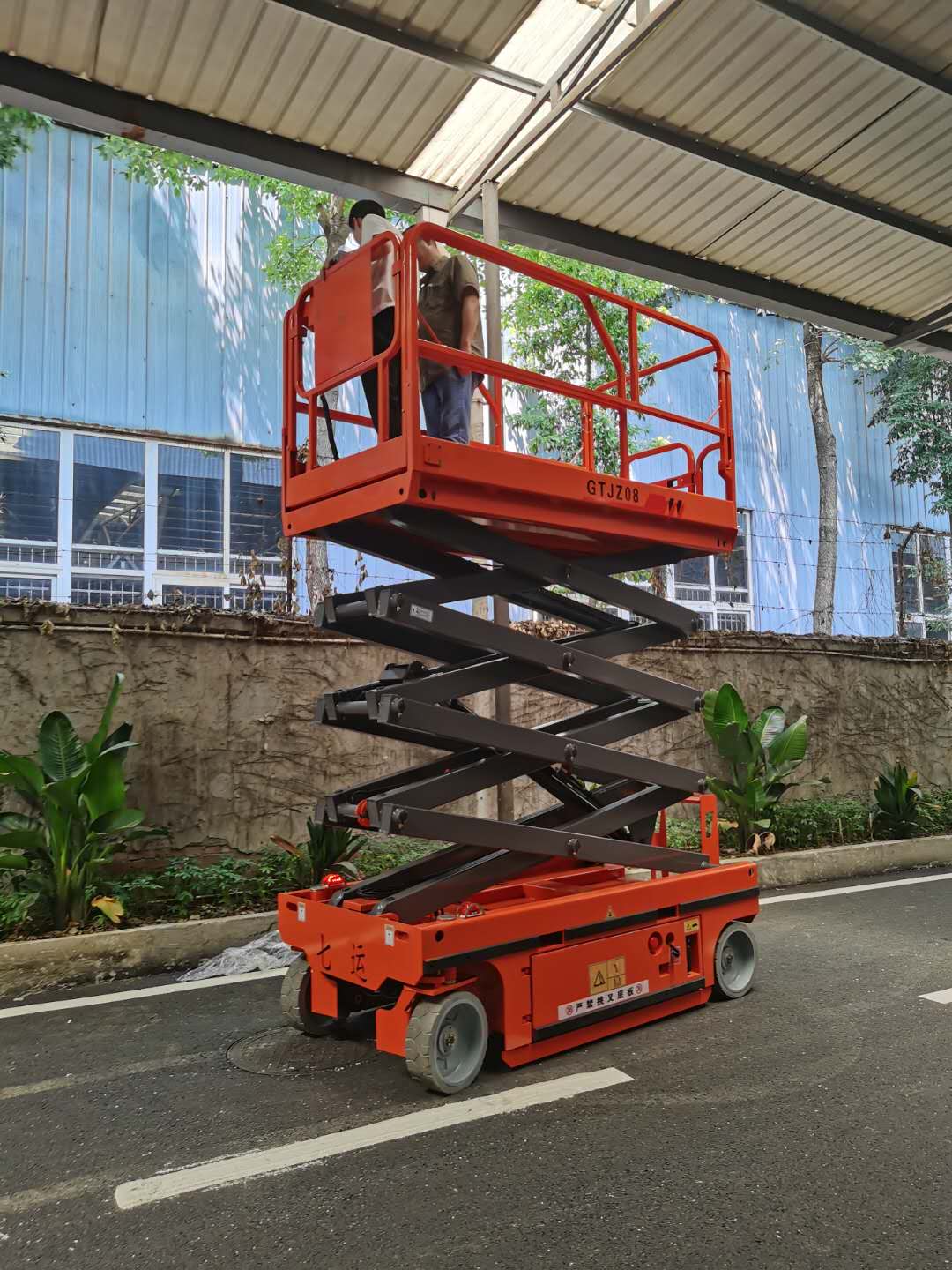 移動式升降機 移動式升降機