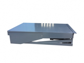 登車橋（固定，移動）