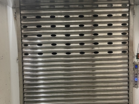 導(dǎo)軌式液壓升降平臺(tái)