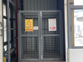 導(dǎo)軌式液壓升降平臺(tái)