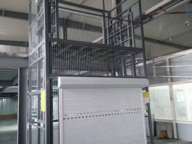 導(dǎo)軌式液壓升降平臺(tái)