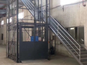 導(dǎo)軌式液壓升降平臺